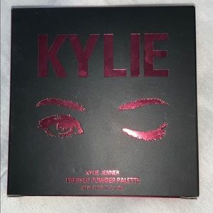 Kylie Cosmetics Makeup - KYLIE the burgundy palette Kylie Cosmetics Makeup - KYLIE the burgundy palette